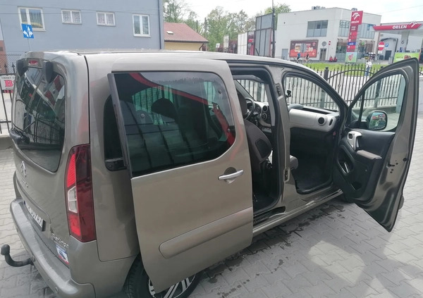 Citroen Berlingo cena 38900 przebieg: 159000, rok produkcji 2016 z Skawina małe 92